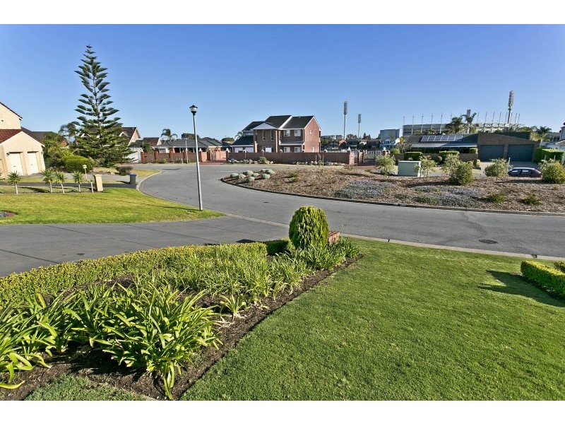 24 Sir John Marks Drive, West Lakes SA 5021