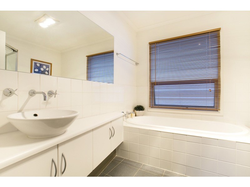 38 Burlington Road, Hallett Cove SA 5158