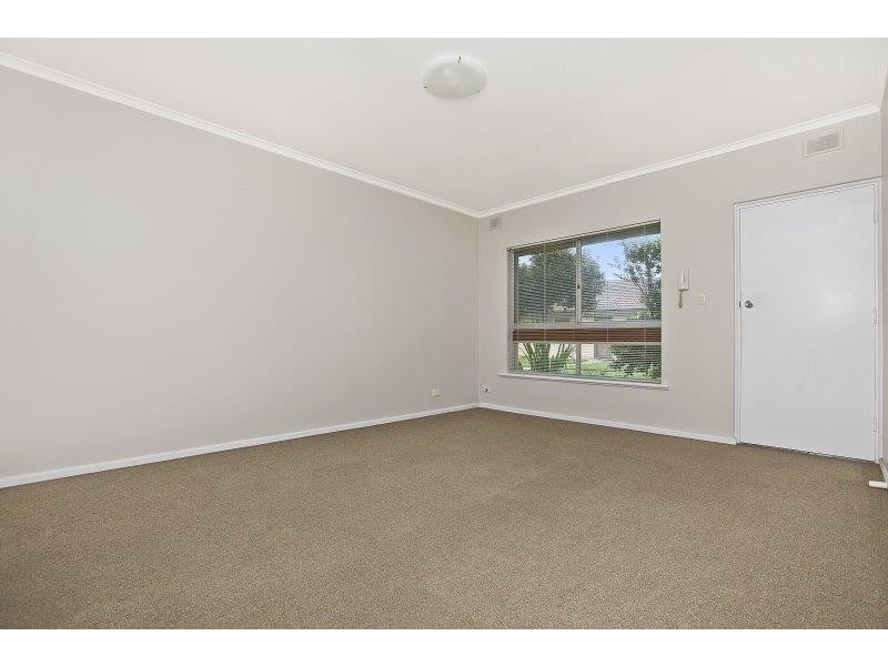 9/2 Bach Street, Seaton SA 5023