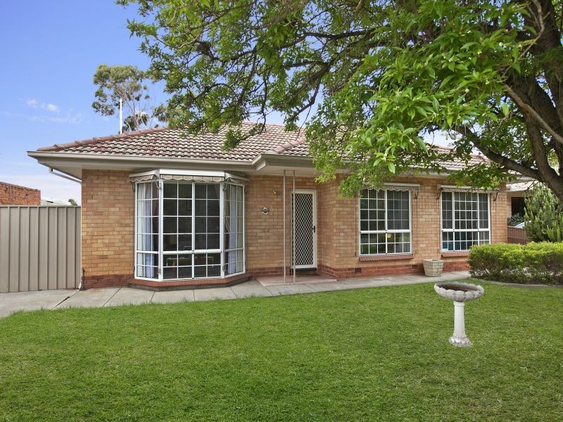 5 Mountbatten Grove, West Beach SA 5024