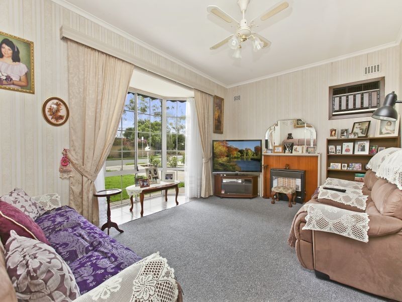 5 Mountbatten Grove, West Beach SA 5024