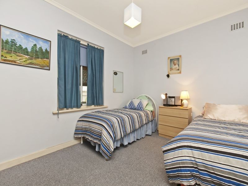 5 Mountbatten Grove, West Beach SA 5024