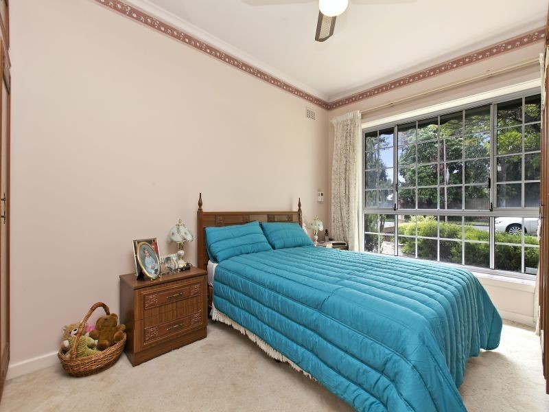 5 Mountbatten Grove, West Beach SA 5024