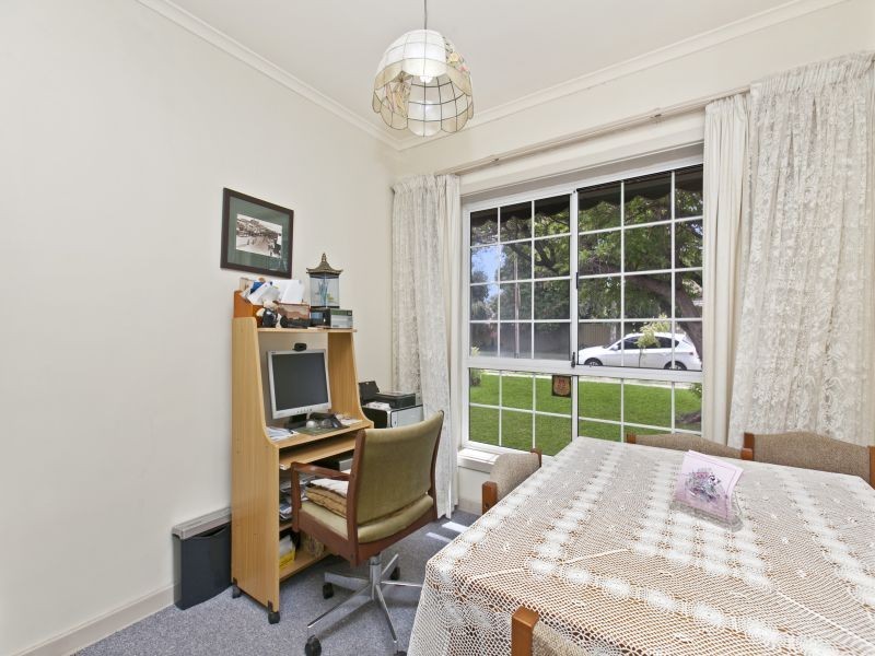 5 Mountbatten Grove, West Beach SA 5024