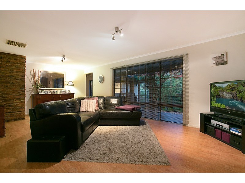 12 Holmes Street, Willaston SA 5118