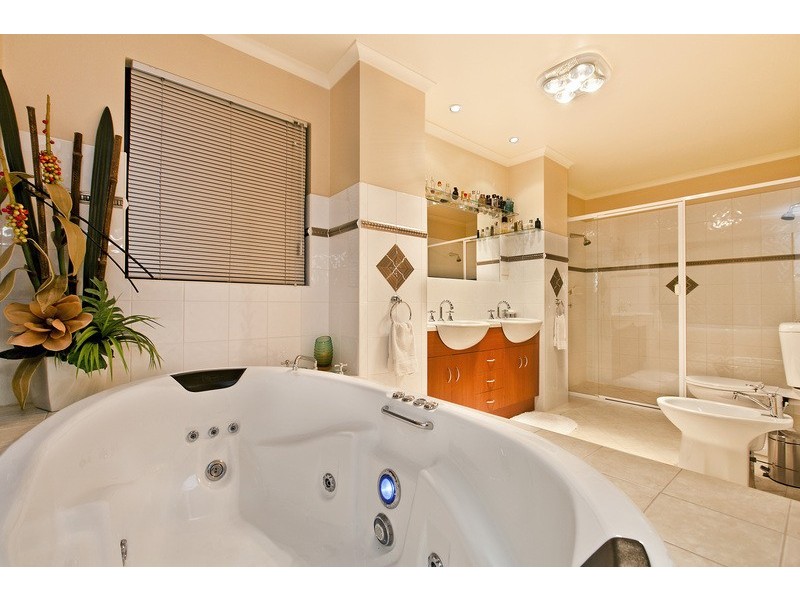 2 Tolley Crescent, Brooklyn Park SA 5032