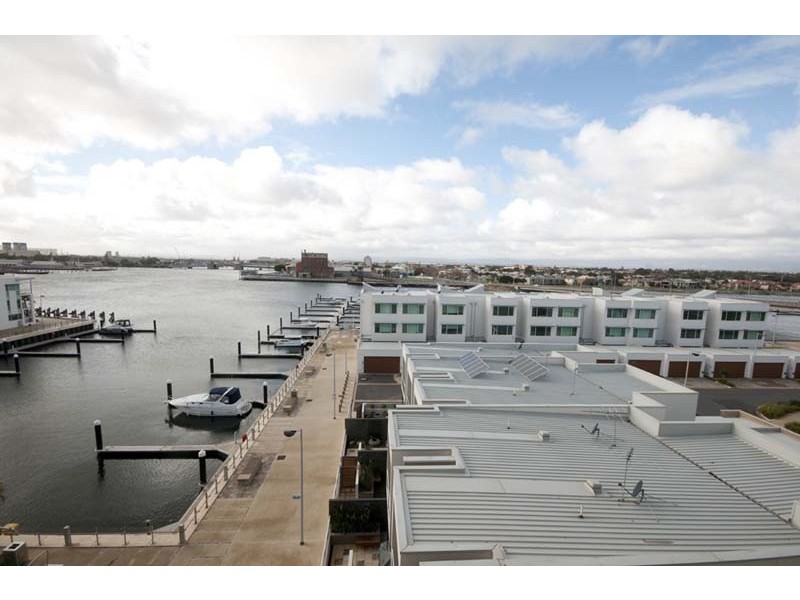 Apt 502, 1-2 Tarni Court, Port Adelaide SA 5015