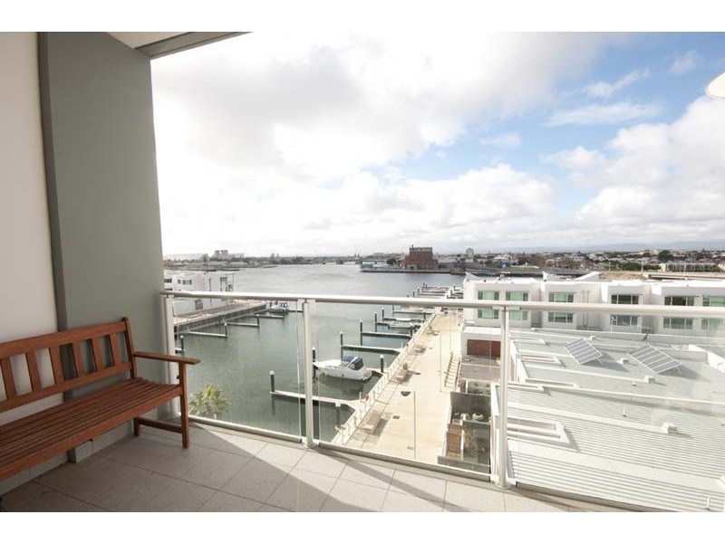 Apt 502, 1-2 Tarni Court, Port Adelaide SA 5015