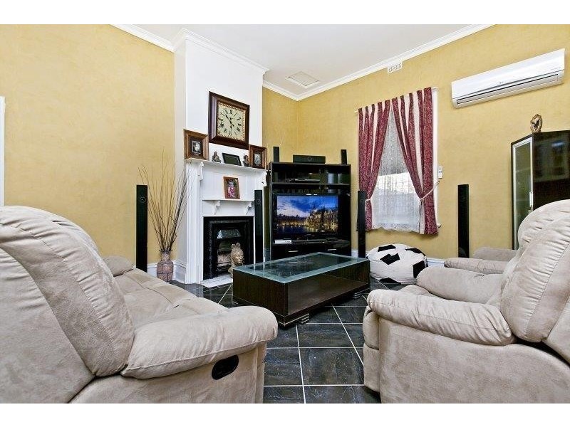 11 Gray Terrace, Rosewater SA 5013