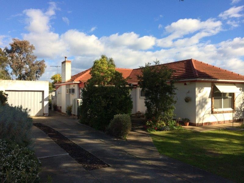 17 Russ Avenue, Seaton SA 5023