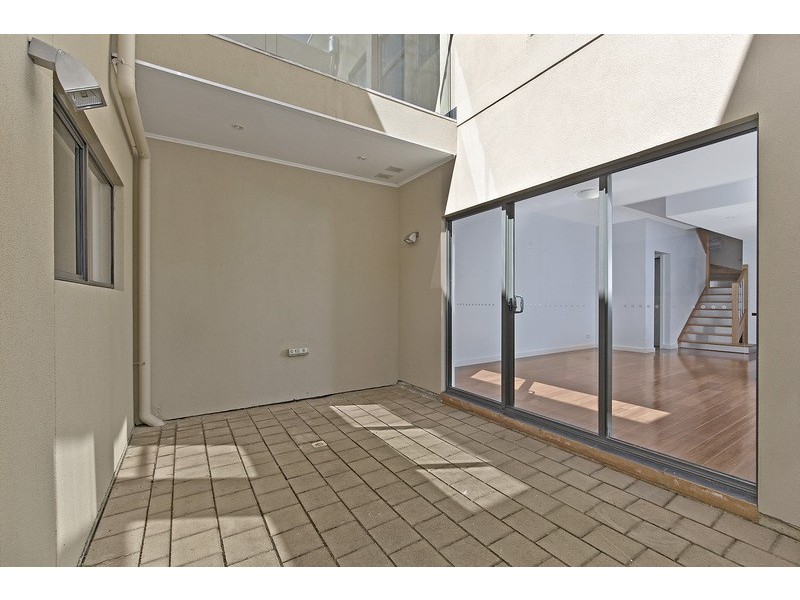 4 Pelican Lane, Mawson Lakes SA 5095