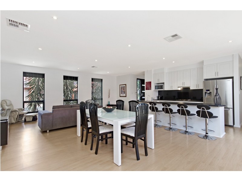 1 Elmwood Court, Mawson Lakes SA 5095