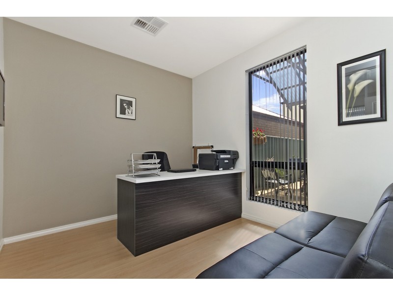 1 Elmwood Court, Mawson Lakes SA 5095