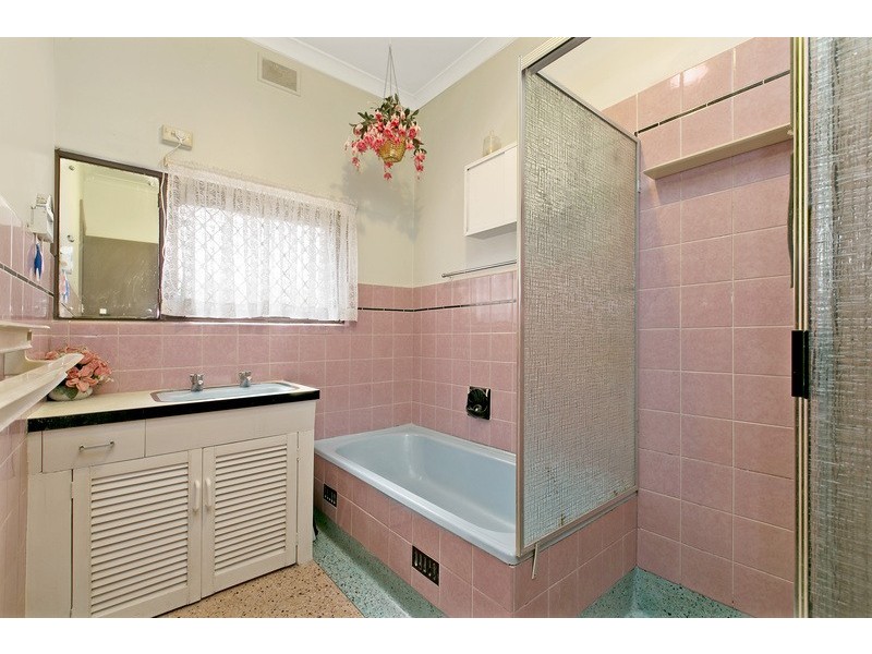 96 Strathfield Terrace, Largs North SA 5016