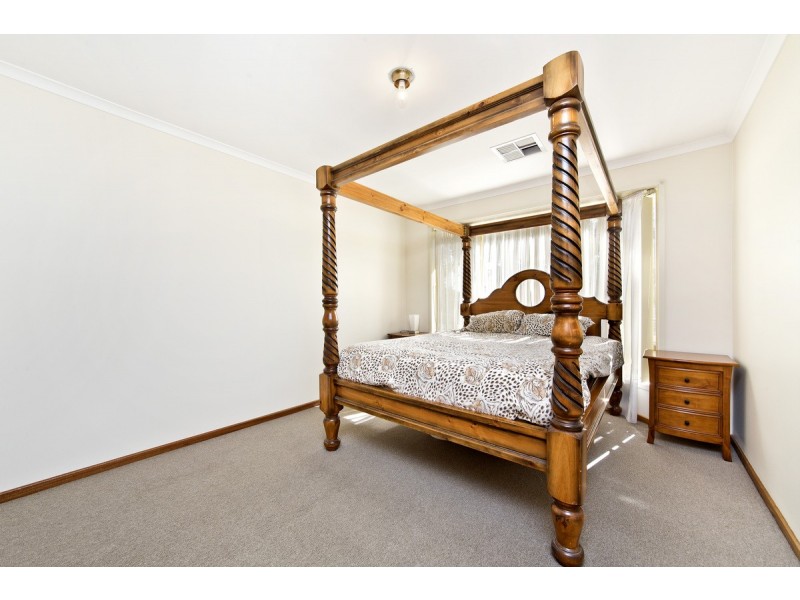 21 Somerset Avenue, Redwood Park SA 5097