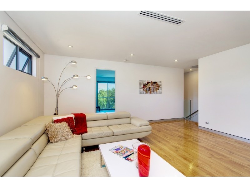 4A Hoover Road, Henley Beach South SA 5022