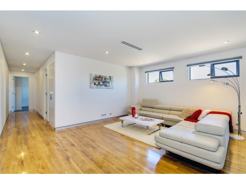 4A Hoover Road, Henley Beach South SA 5022