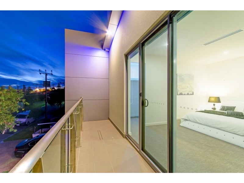 4A Hoover Road, Henley Beach South SA 5022