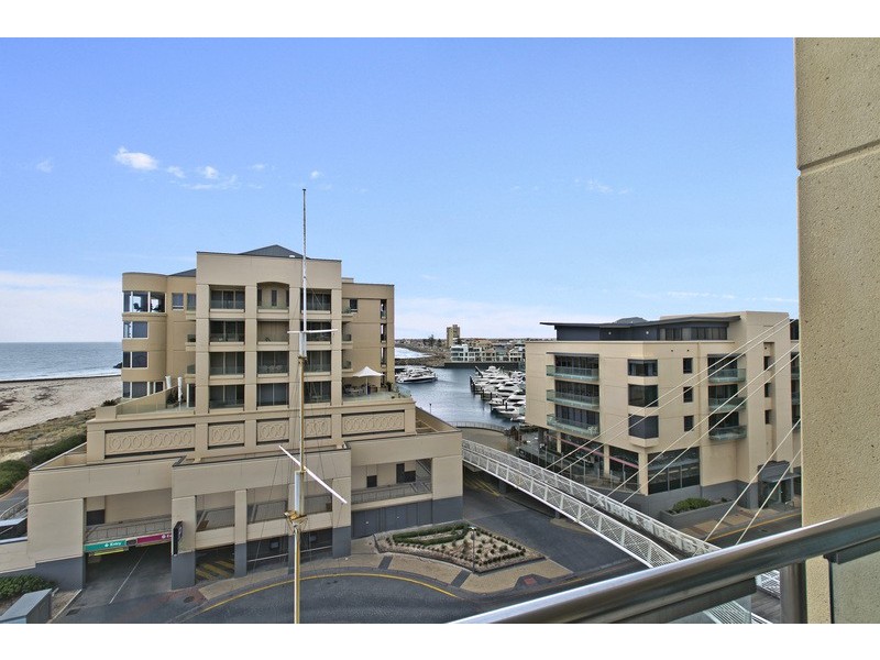 Apt 424, 16 Holdfast Promenade, Glenelg SA 5045