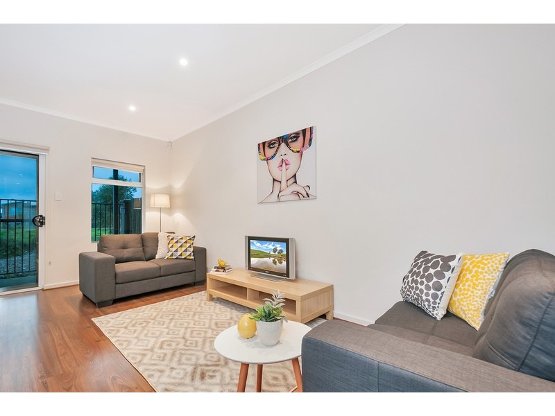 2/2 Euston  Walk, Mawson Lakes SA 5095