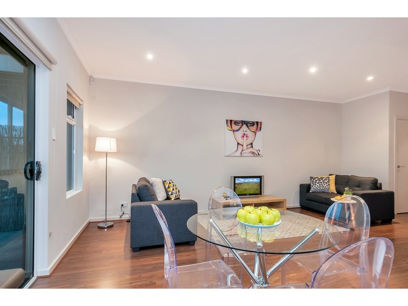 2/2 Euston  Walk, Mawson Lakes SA 5095