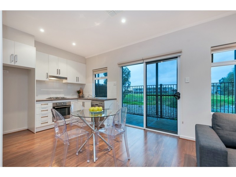 2/2 Euston  Walk, Mawson Lakes SA 5095