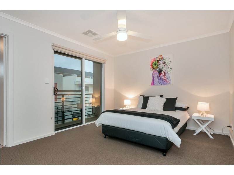 2/2 Euston  Walk, Mawson Lakes SA 5095