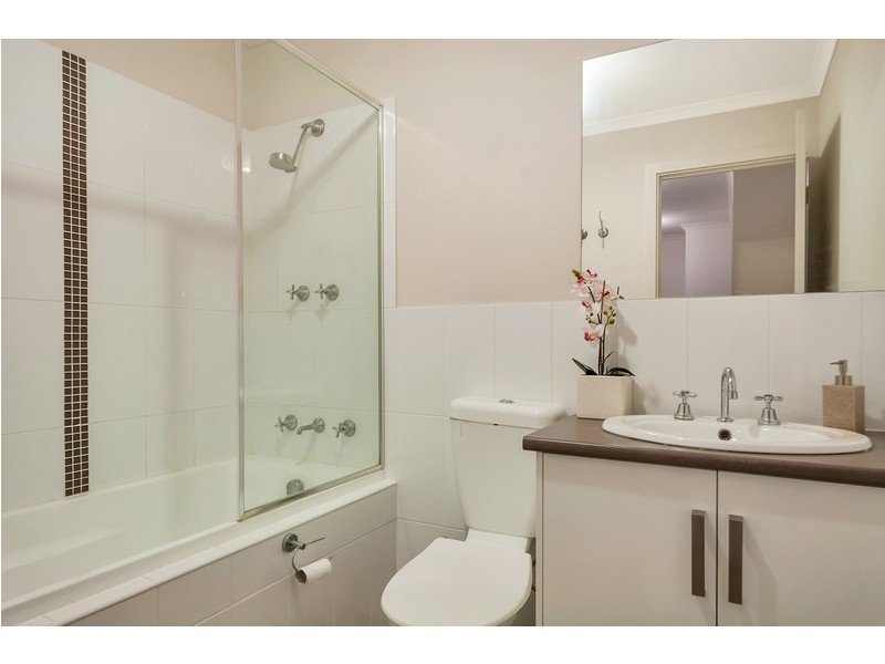 2/2 Euston  Walk, Mawson Lakes SA 5095