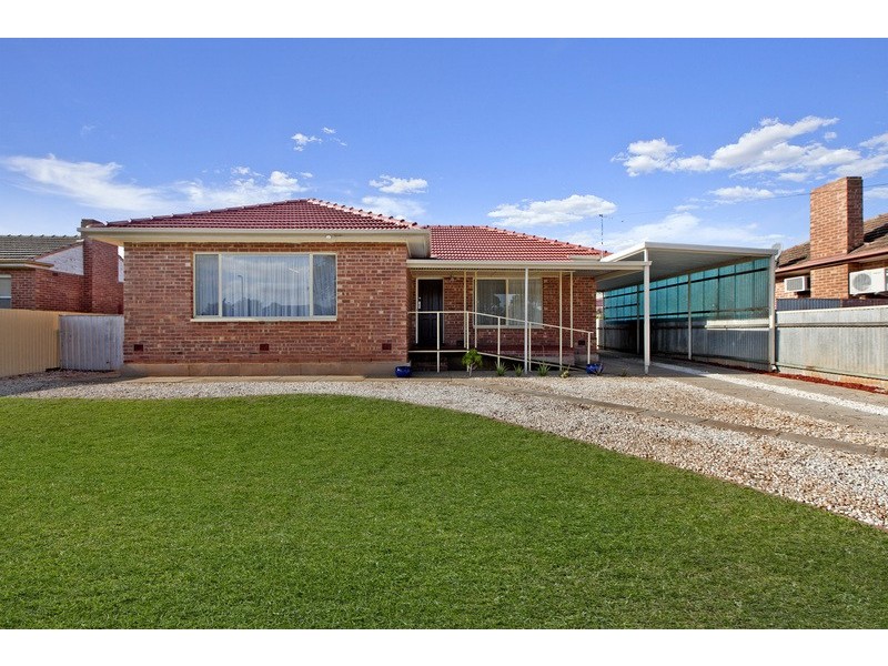 18 Crisp Road, Elizabeth Downs SA 5113