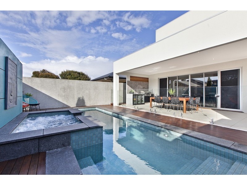 8 Keating Court, West Lakes Shore SA 5020