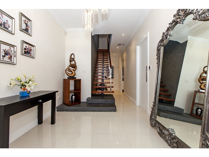 8 Keating Court, West Lakes Shore SA 5020