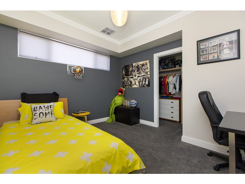 8 Keating Court, West Lakes Shore SA 5020