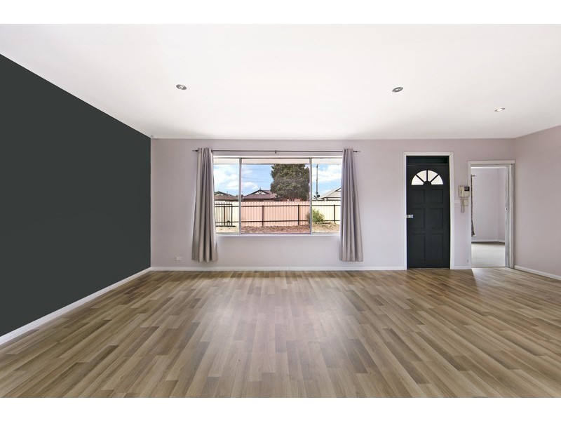 7 Balmoral Street, Hillcrest SA 5086