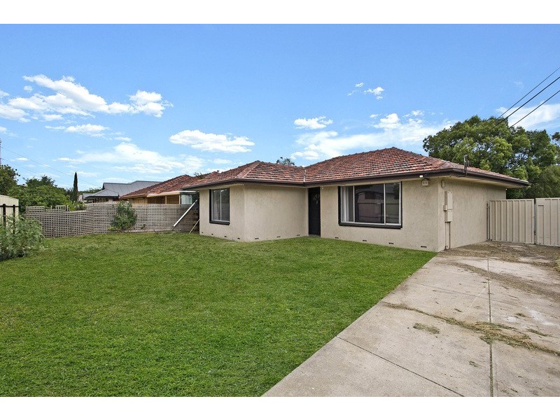 7 Balmoral Street, Hillcrest SA 5086