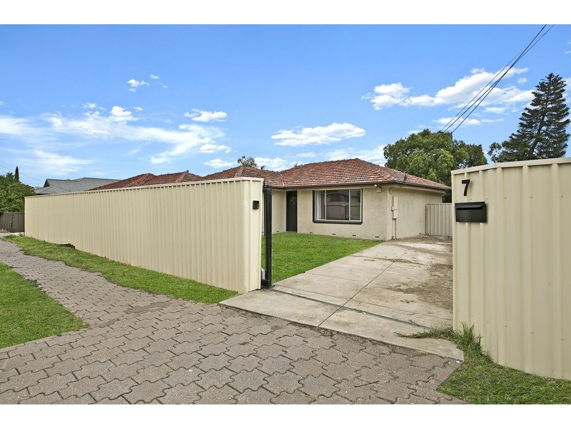 7 Balmoral Street, Hillcrest SA 5086