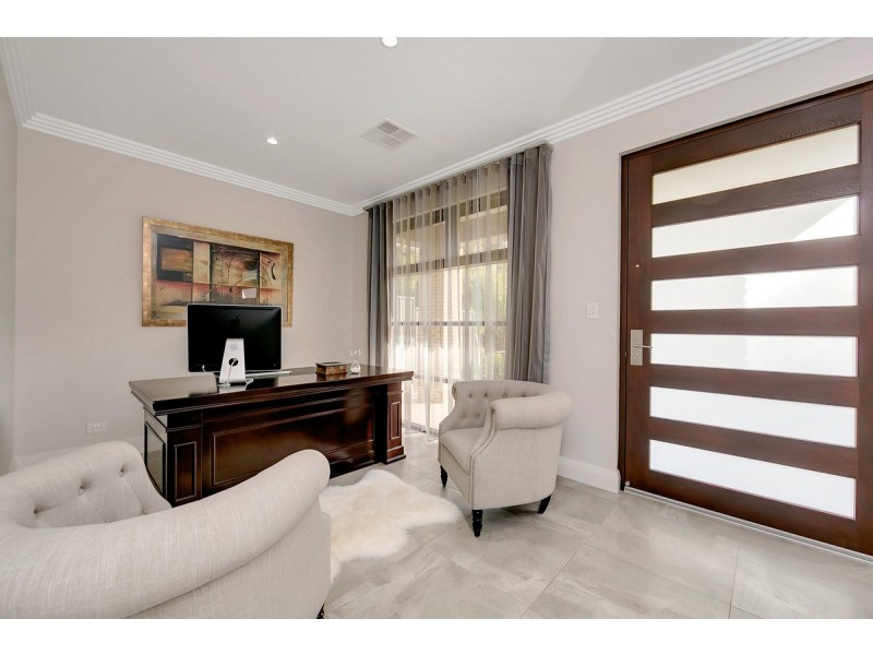 17 Lindsay Street, Highbury SA 5089