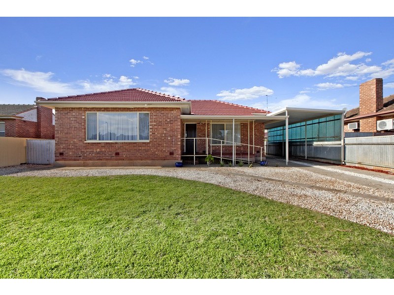 18 Crisp Road, Elizabeth Downs SA 5113