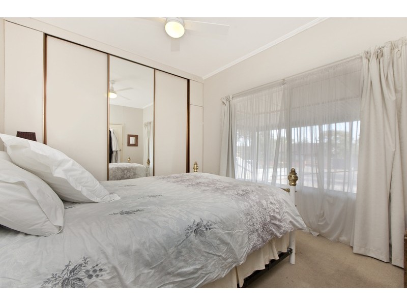 18 Crisp Road, Elizabeth Downs SA 5113