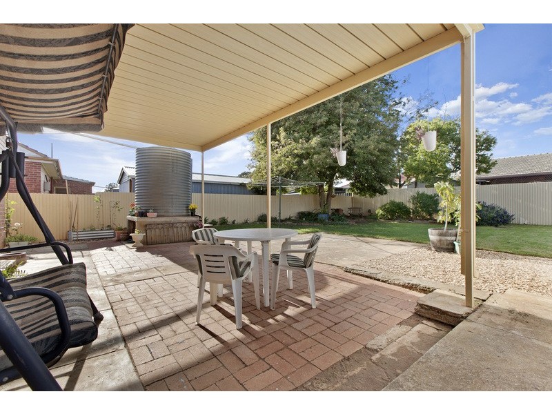 18 Crisp Road, Elizabeth Downs SA 5113