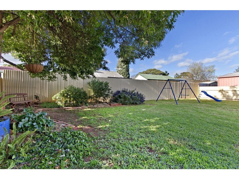 18 Crisp Road, Elizabeth Downs SA 5113