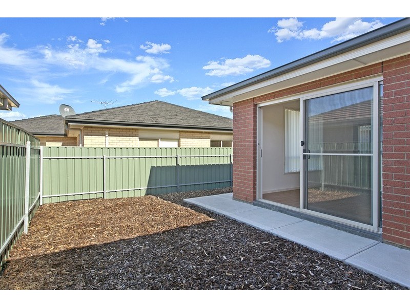 7 Grove Ave, Elizabeth Park SA 5113