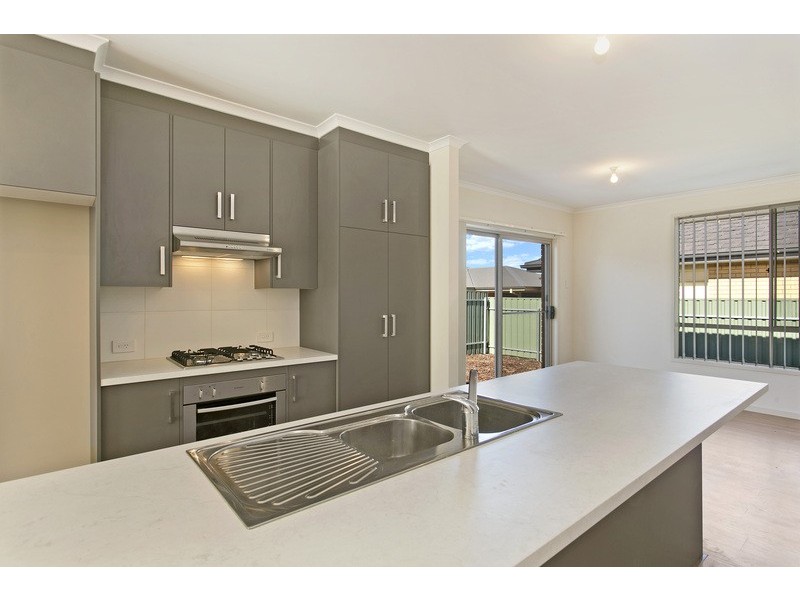 7 Grove Ave, Elizabeth Park SA 5113