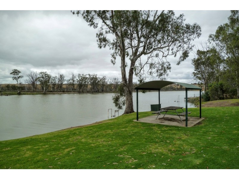 13 Rider Street, Blanchetown SA 5357