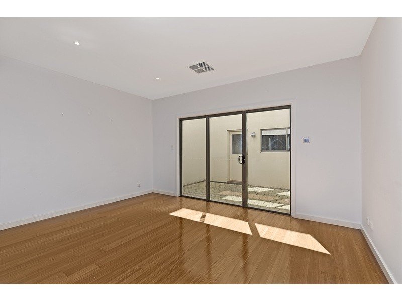 4 Pelican Lane, Mawson Lakes SA 5095