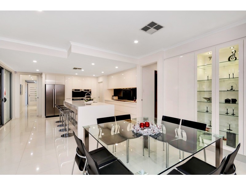 45 Isla Circuit, Mawson Lakes SA 5095
