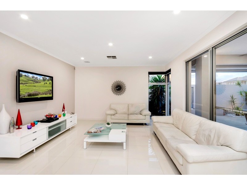 45 Isla Circuit, Mawson Lakes SA 5095
