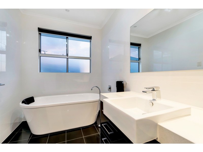 45 Isla Circuit, Mawson Lakes SA 5095