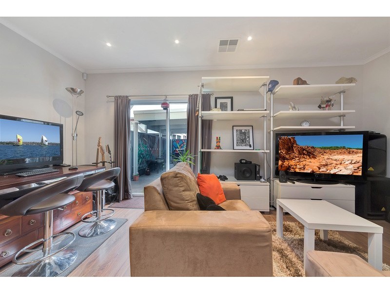 14/2 Euston Walk, Mawson Lakes SA 5095