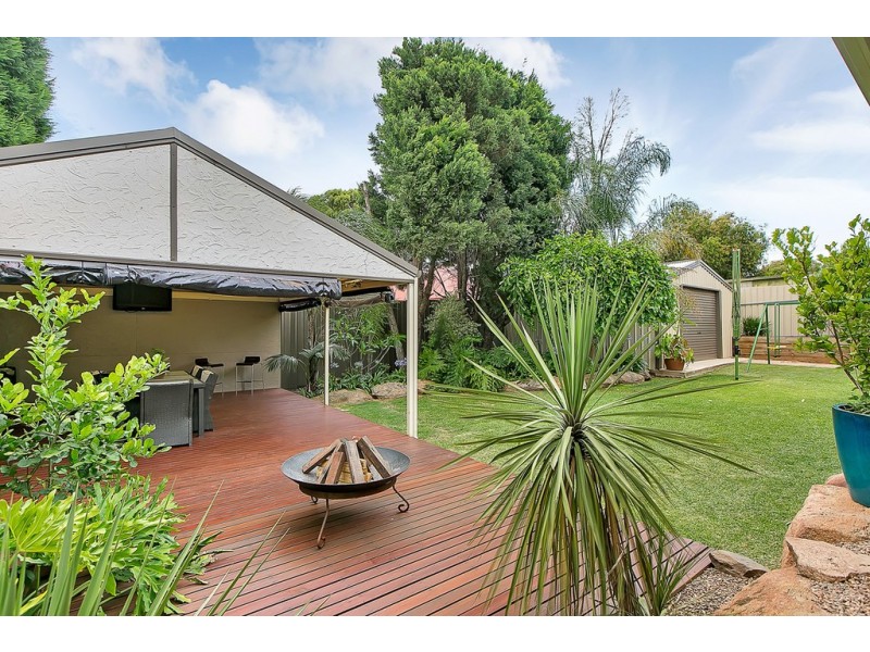 14 Hedgerow Drive, Gulfview Heights SA 5096