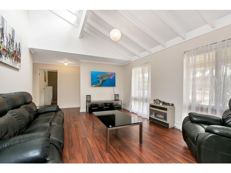 14 Hedgerow Drive, Gulfview Heights SA 5096